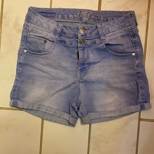 Kohl’s Wallflower High Rise Stretchy Jean Shorts Women’s Size 11
